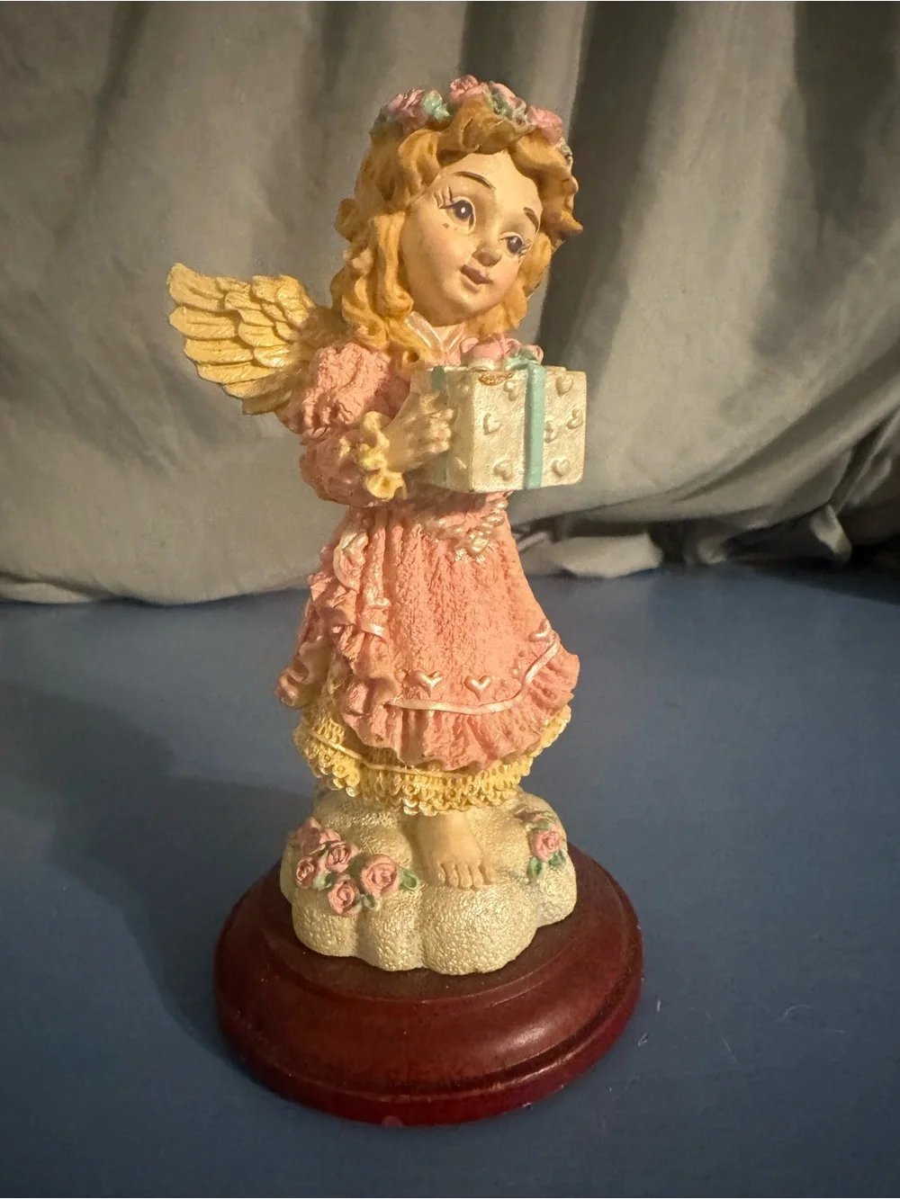Vintage House Of Lloyd Giving Angel 1996 Christmas Around the World Figurine